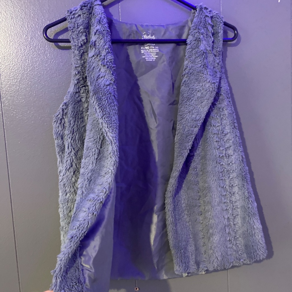 Vest - Picture 2 of 2